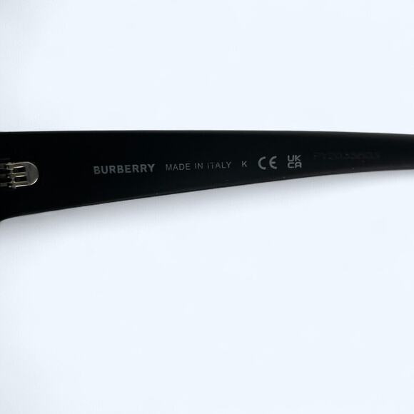 BURBERRY BE4291 346487 Matte Black Sunglasses W/case. Pre-Owned - Picture 5 of 9